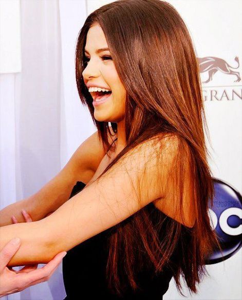 selena2.jpg